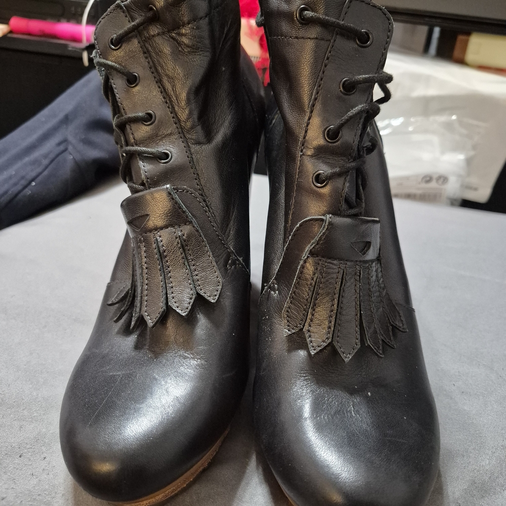 Tsubo Black Leather Fringe Lace-Up Boots